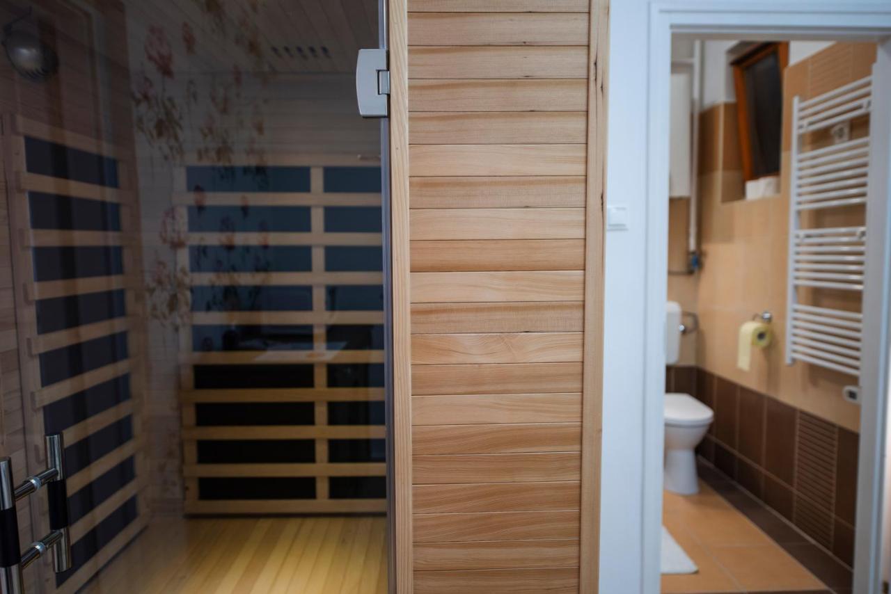 Heart Of Pecs Apartman Free Parking Exterior photo