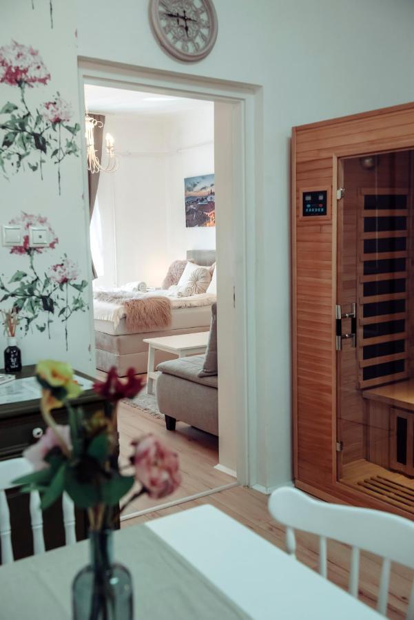 Heart Of Pecs Apartman Free Parking Exterior photo