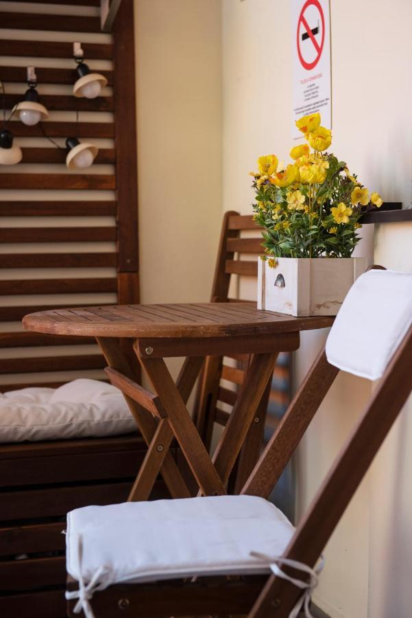 Heart Of Pecs Apartman Free Parking Exterior photo