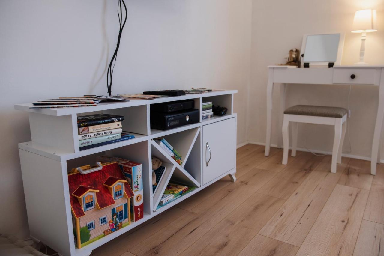 Heart Of Pecs Apartman Free Parking Exterior photo