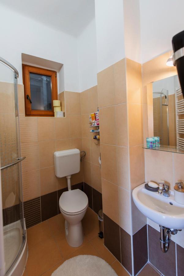 Heart Of Pecs Apartman Free Parking Exterior photo