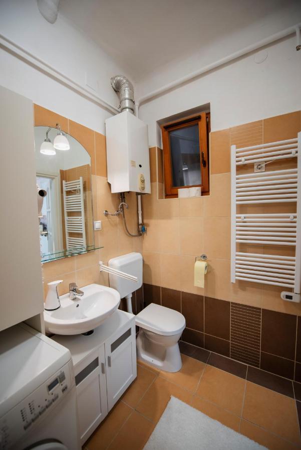 Heart Of Pecs Apartman Free Parking Exterior photo