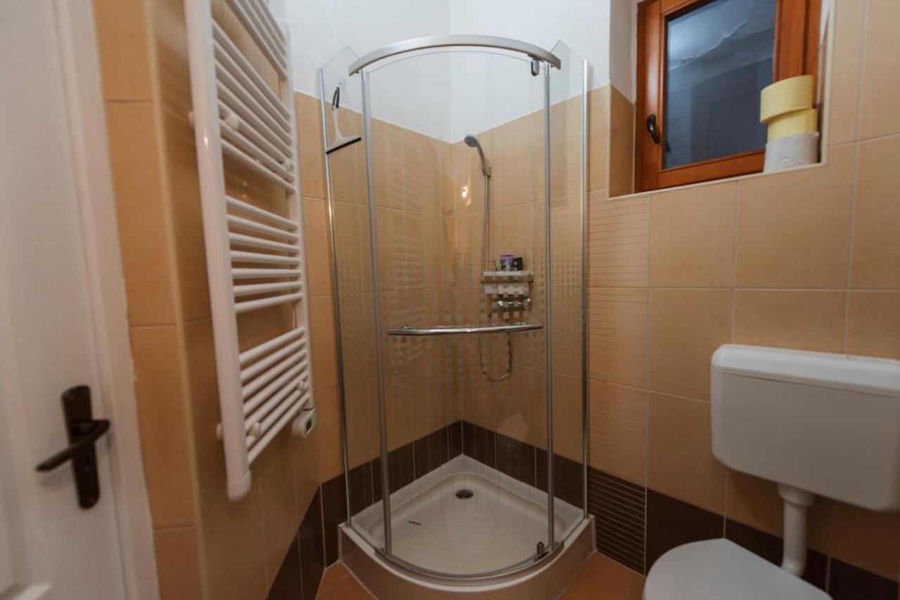 Heart Of Pecs Apartman Free Parking Exterior photo